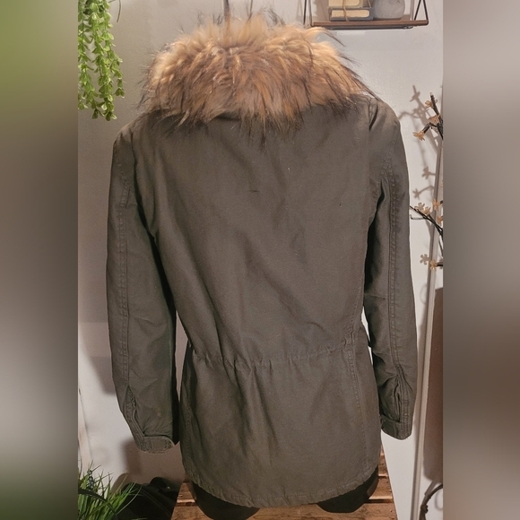 H&M Khaki Faux Fur Collared Winter Coat Sz.4 - Picture 8 of 8